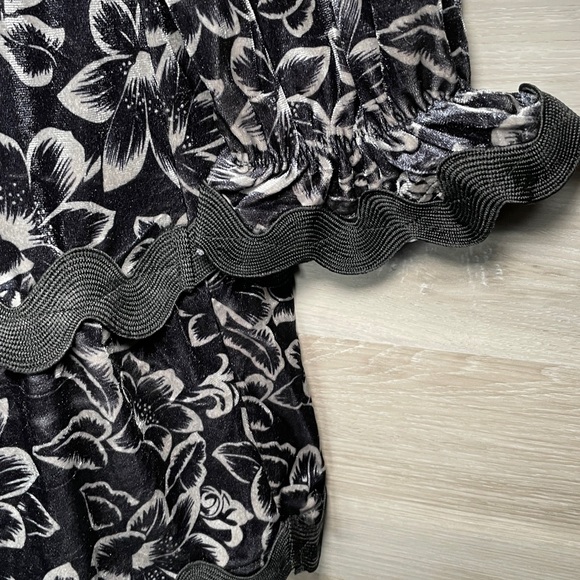 NWT- Women's Easel LS Floral Print Velvet Dress - Picture 5 of 11